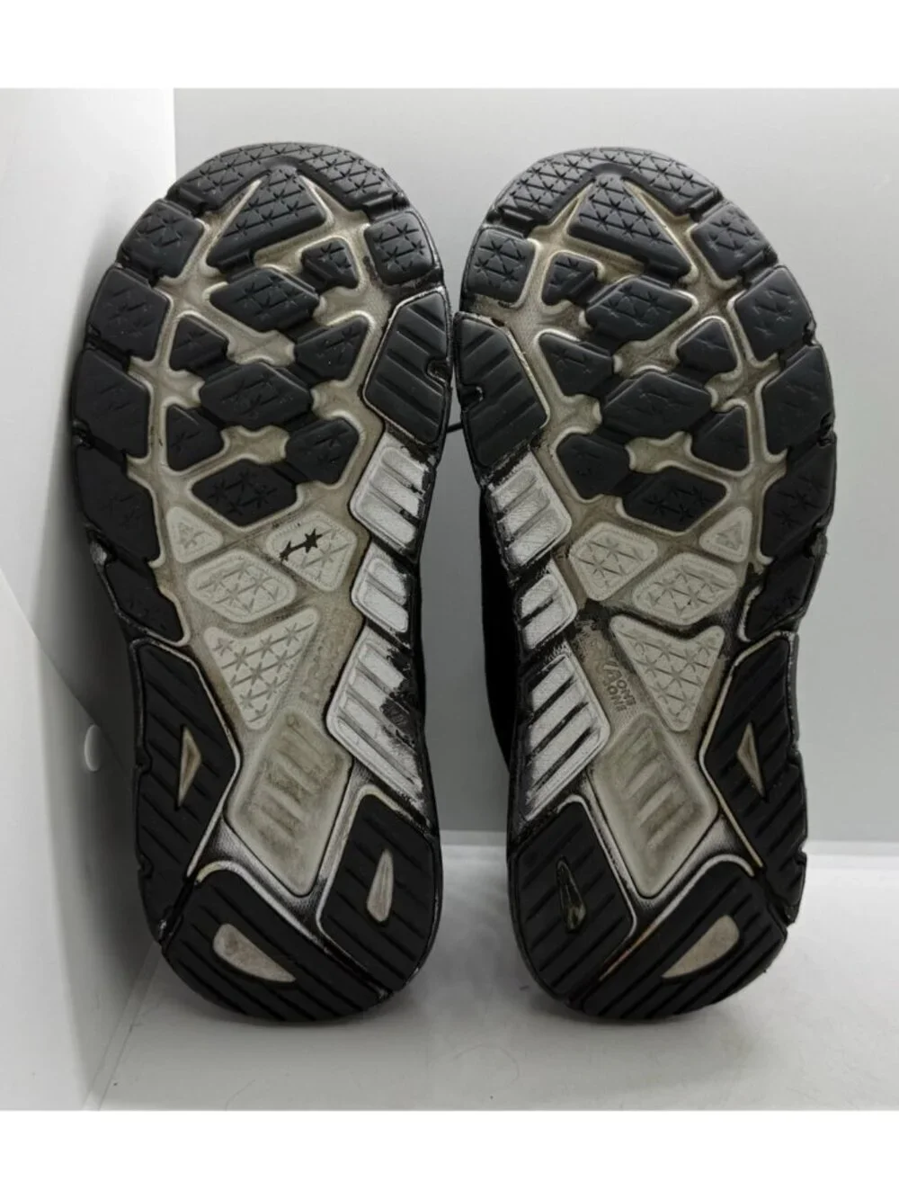 HOKA Arahi 6 Running Shoes Women Size 9.5 Black White Stability Road 1123195BWHT